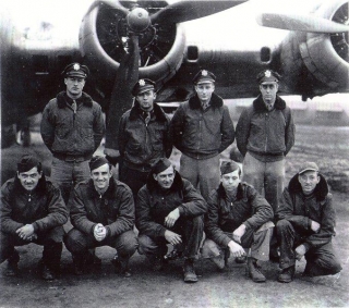 Lt Pinkham and Crew.jpg